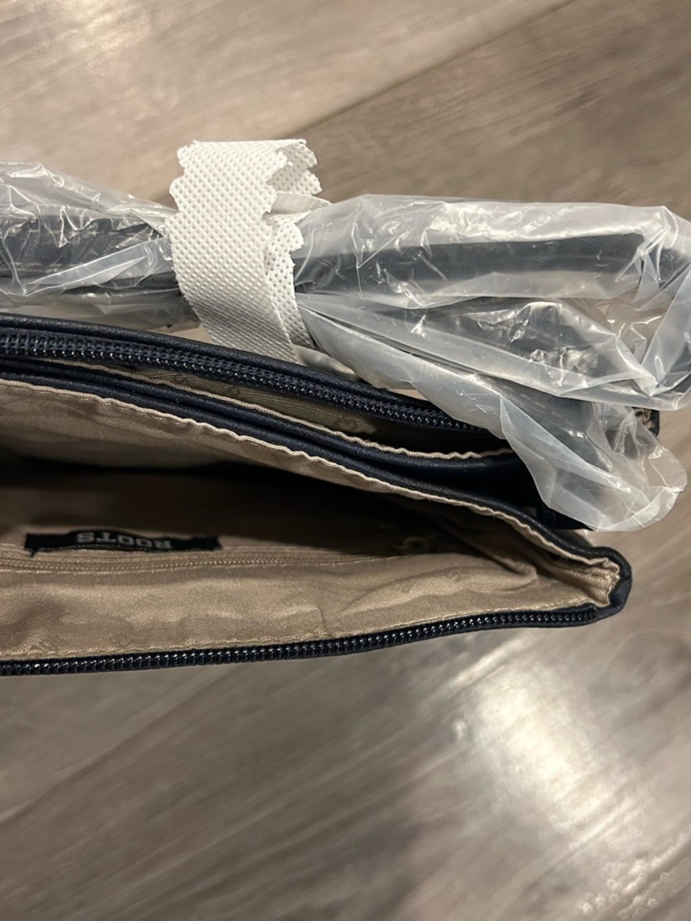 New Roots Crossbody Bag - Picture 3 of 6